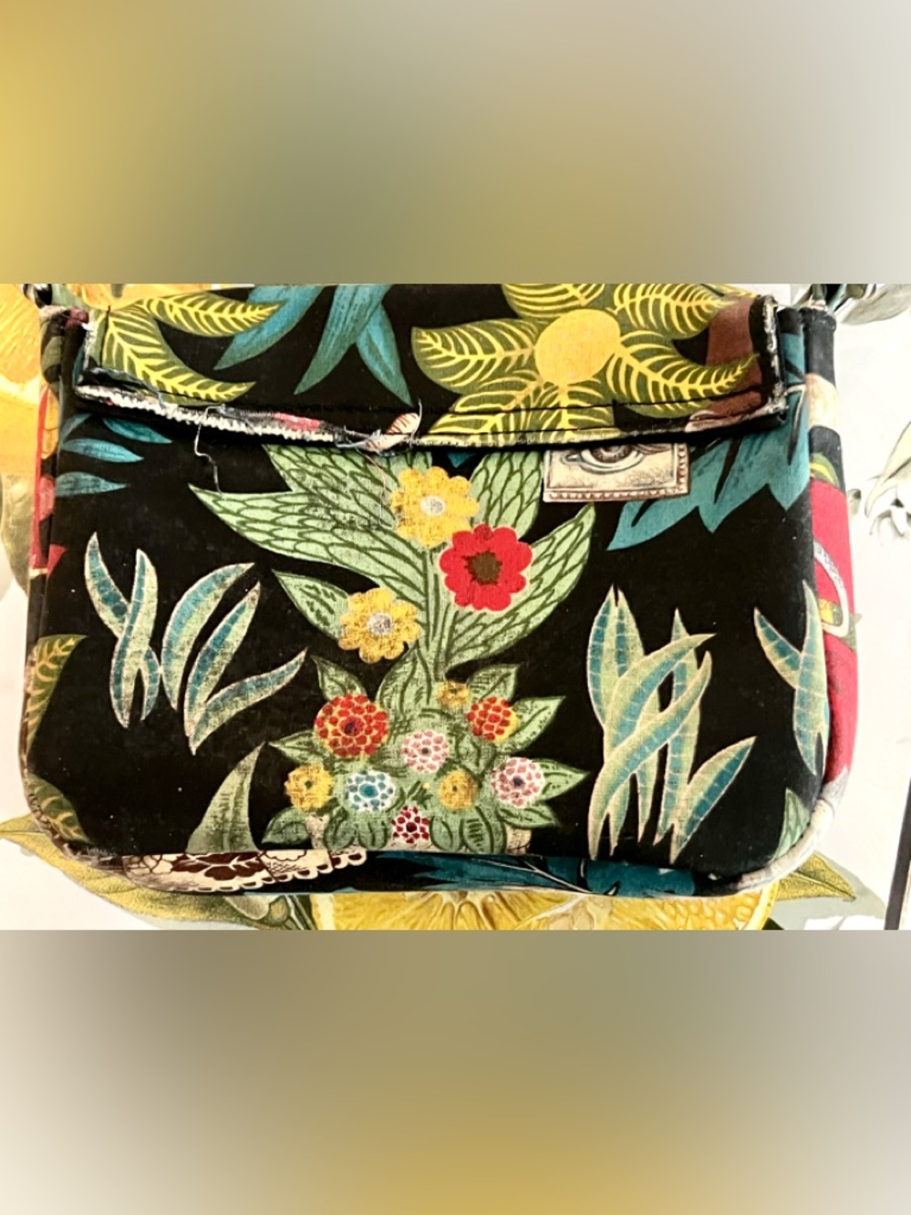 FRIDA KAHLO Crossbody Bag - Picture 2 of 6